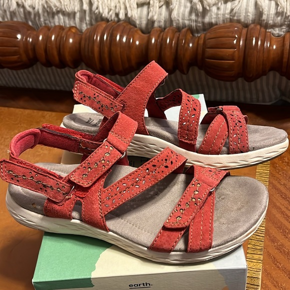 Earth Origins Westfield Wendy Suede Sandals Suze 8 Salmon - Picture 3 of 5